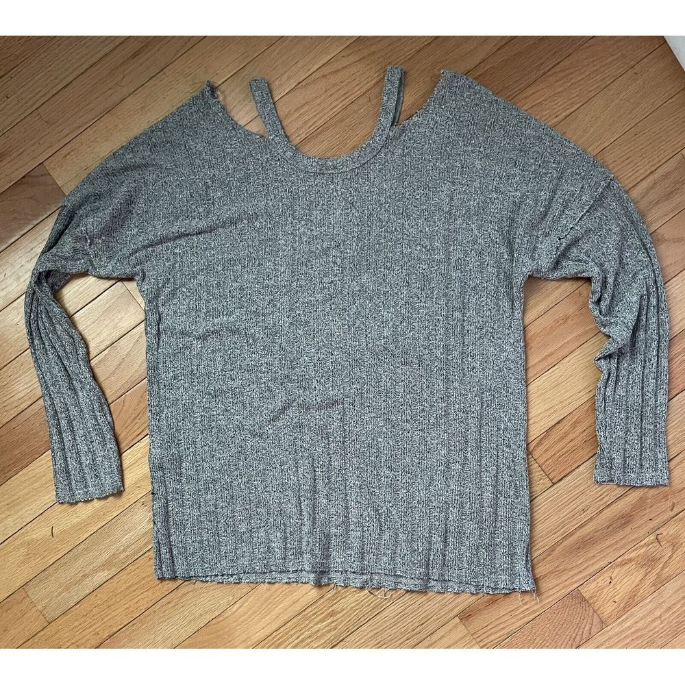 Vocal‎ Women's Long Sleeve Cold Shoulder Shirt  Affliction Style Angel Wing Sz S - Picture 2 of 4